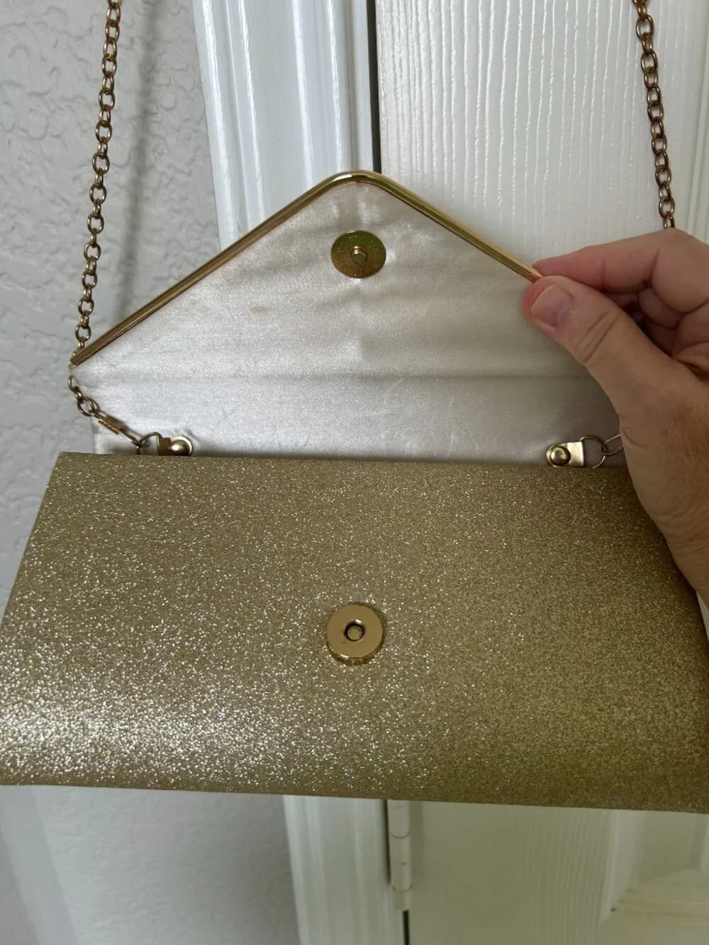 Unbranded Chain Shoulder/Clutch - Gold Sparkle - 9